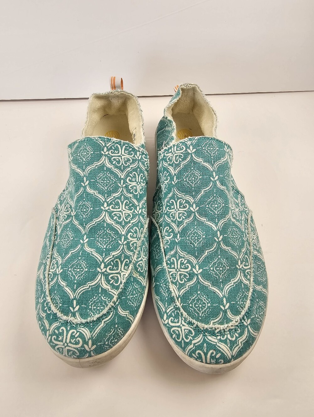 Vionic Beach Malibu Slip-on Loafer Size 7.5 Aqua and White Summer Vacation
